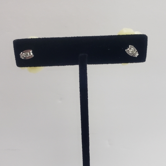 🔵 3/$10 Ivory Blooming Rose Flower Earrings - Picture 4 of 5